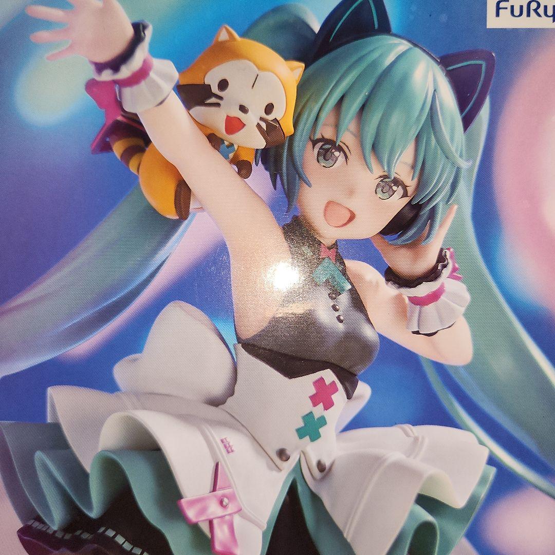 初音ミク×ラスカル 初代～三代目 #白るまんどのフィギュア - メルカリ