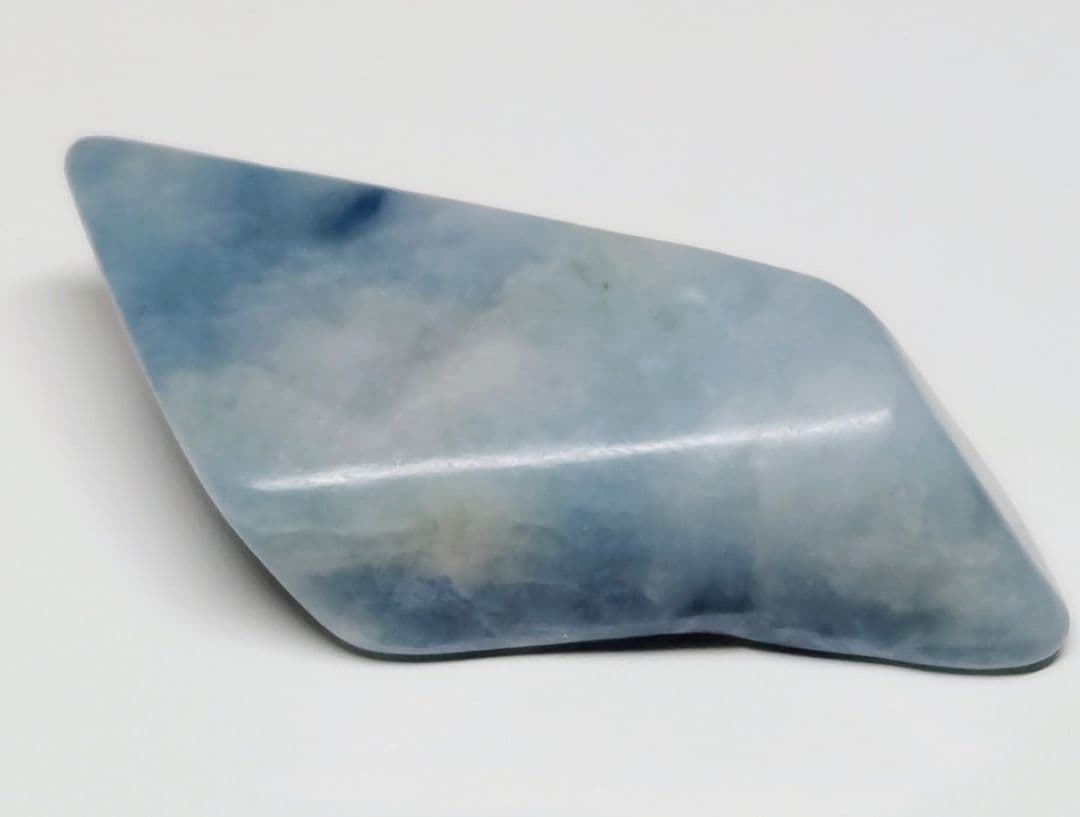 コン沢 9g 翡翠 ヒスイ 原石 鑑賞石 自然石 誕生石 鉱物 鉱石 水石