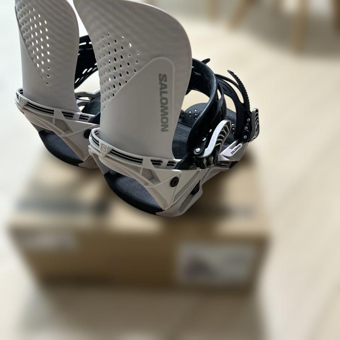 SALOMON HOLOGRAM Mサイズ 23-24モデル Salomon Hologram Snowboard Bindings | evo