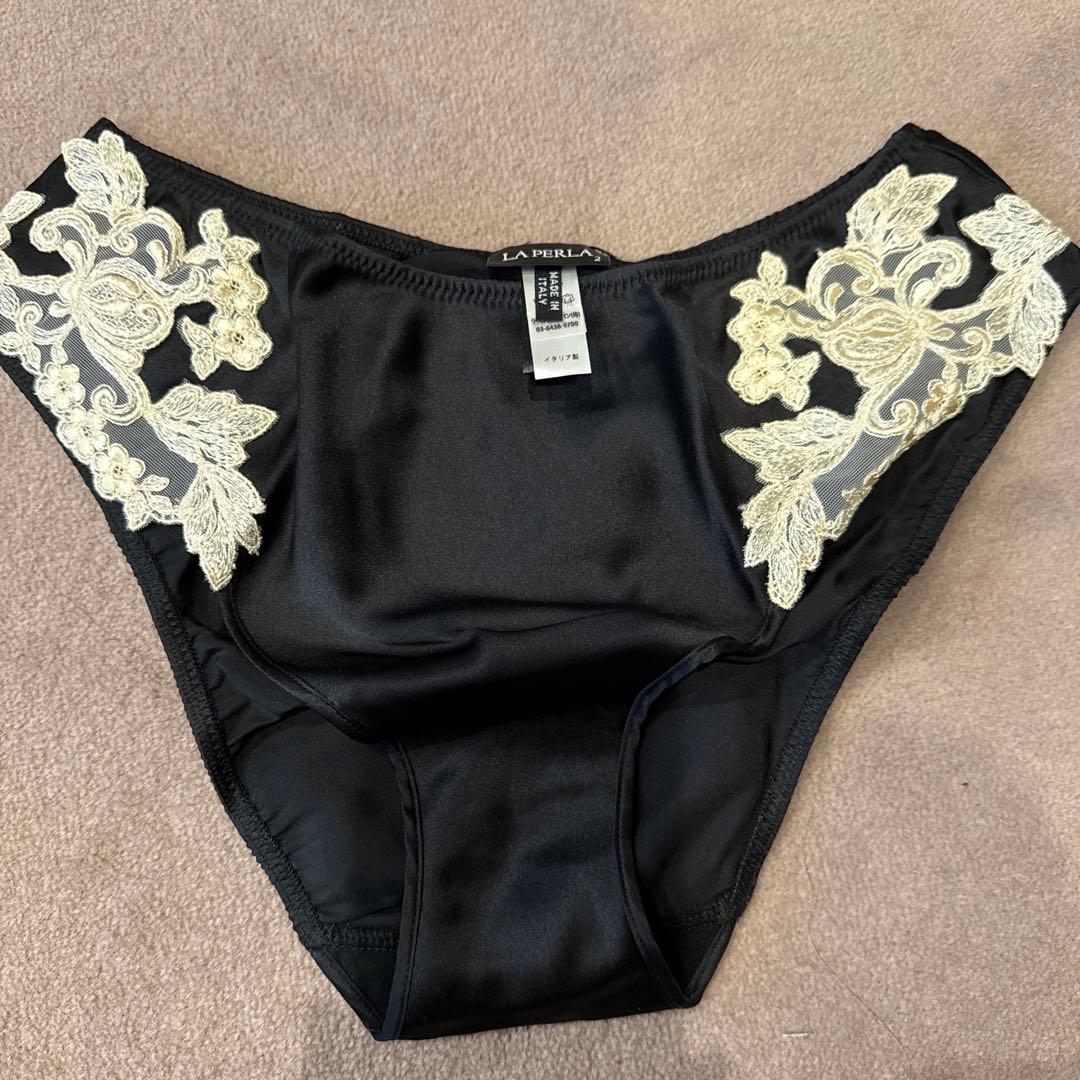 LA PERLA ブラック刺繍ショーツ 未使用