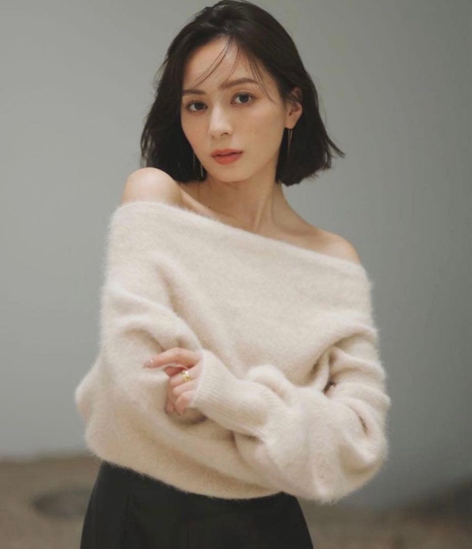 【コメントくださいさん専用】anuans ラクーンフォックスオフショルニット