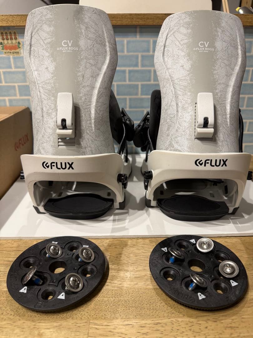 FLUX フラックス　スノーボード　バインディング　モデル　CV Mサイズ