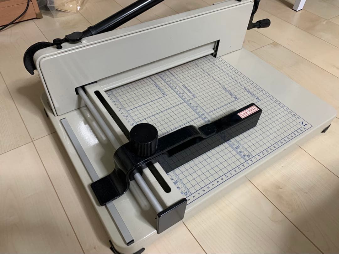 【中古品】ダイシン商事 大型裁断機 ペーパーカッター DS-858A4 ペーパーカッター、裁断機、業務用裁断機