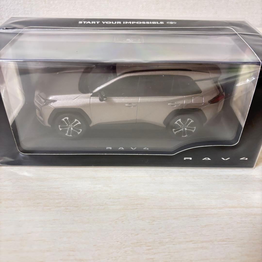 1/30 トヨタ　新型 RAV4 カラーサンプル ミニカー Z-ハイブリッド