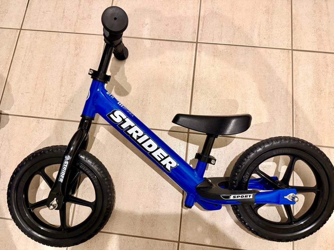 STRIDER スポーツ バランスバイク 12inch 青