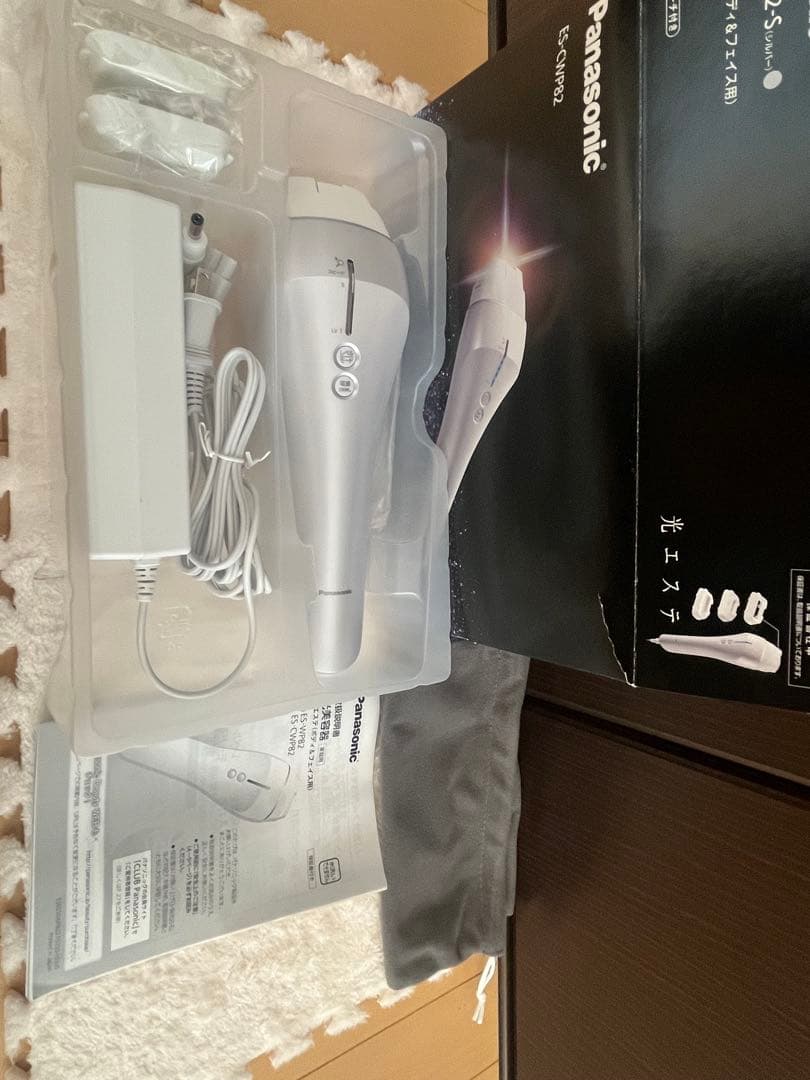 光エステPanasonic ES-WP82 シルバー 光美容器