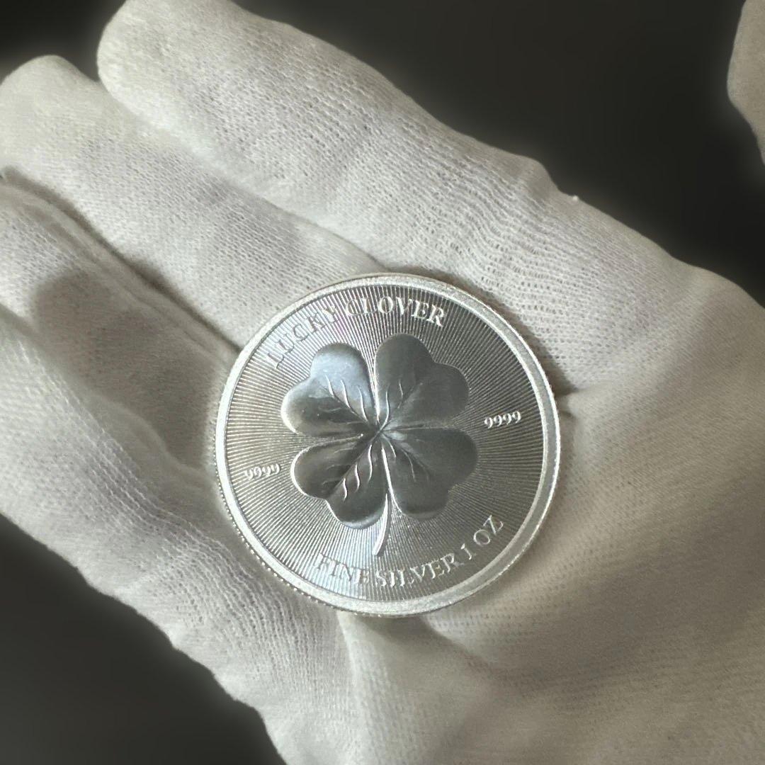 2023年 ニウエ「ラッキークローバー」 純銀 1オンス 銀貨 ラッキー クローバー 2023 1 オンス $2 シルバー ローズ ゴールド 24K