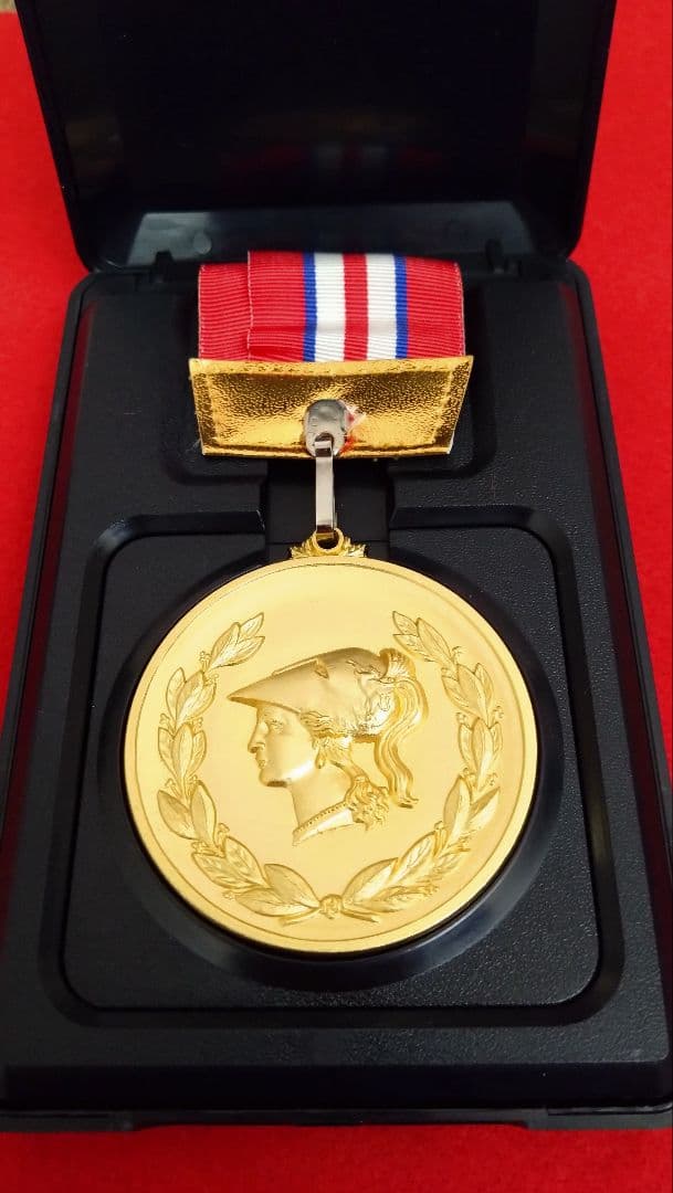 人見友紀 伝説の逃亡画家 ゴールドメダル 金メダル グランプリ受賞