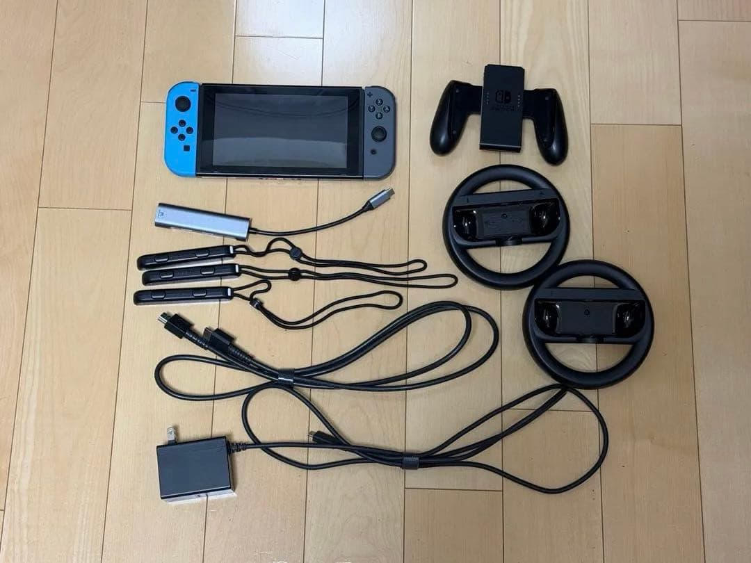 Nintendo Switch 本体セット（おまけ付） Nintendo Switch すぐに遊べるセット 純正アダプタ・ドック付き