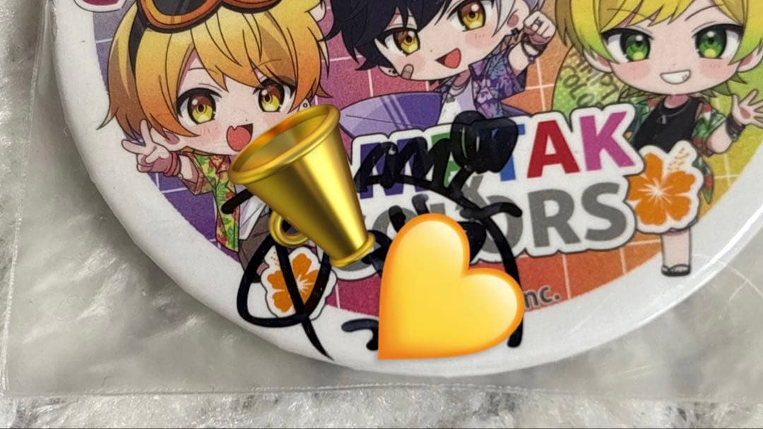 AMPTAK×COLORS あっきぃ 缶バッジ サイン入り - メルカリ