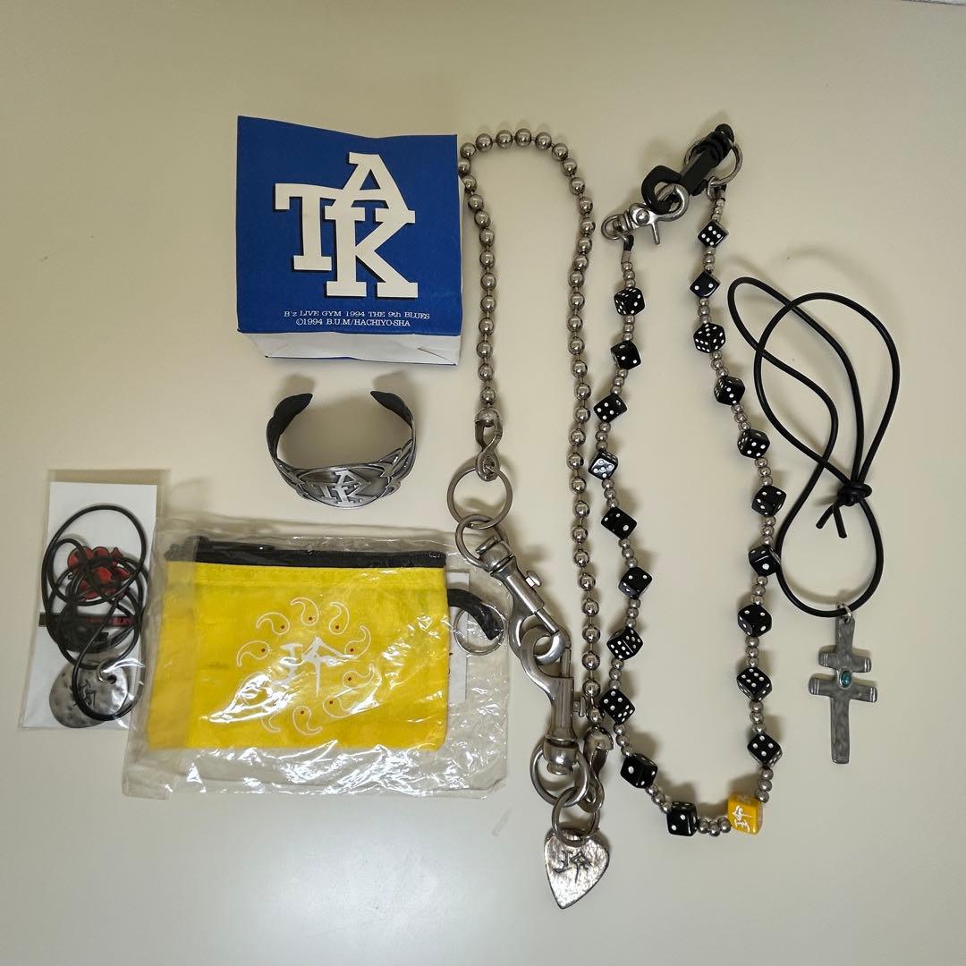 B'z 松本孝弘　TAK アクセサリー　チェーン　グッズセット Amazon.co.jp: ダブルクロスペンダント ツアーピック セット B'z RUN