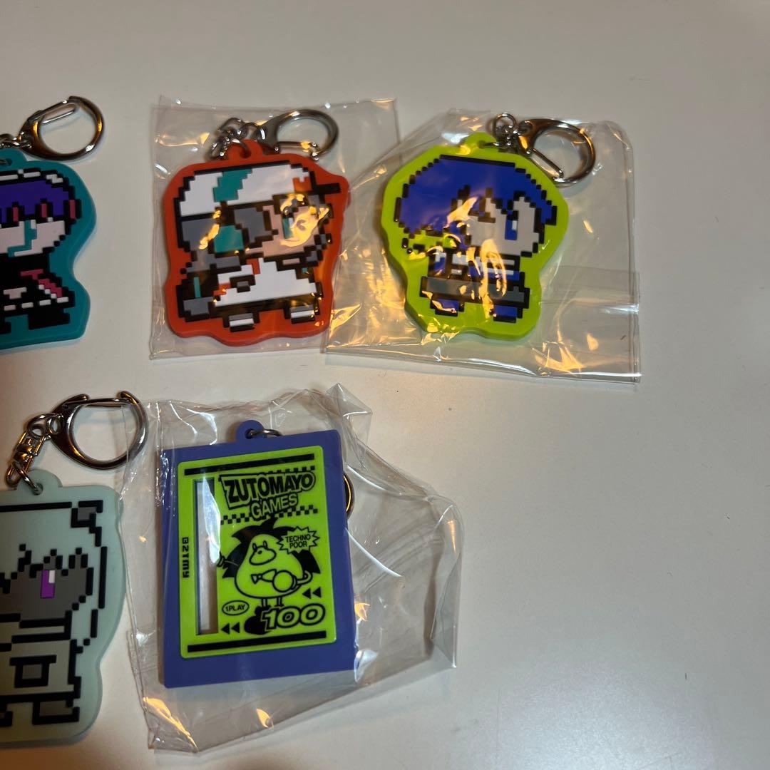 ずとまよ ラバーキーホルダー - メルカリ