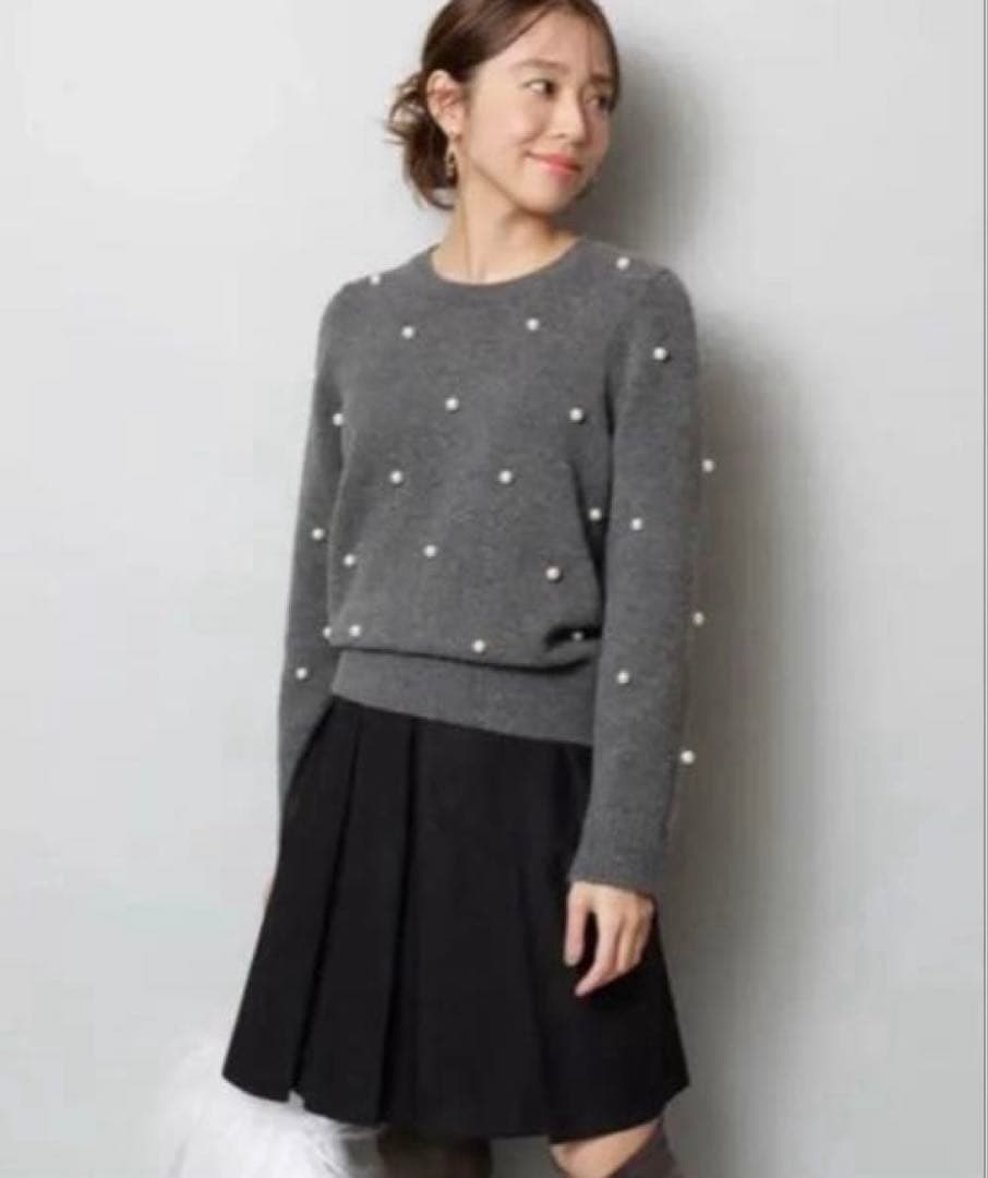 新品タグ付き✨ ジャスグリッティー パール刺繍プルオーバー - メルカリ