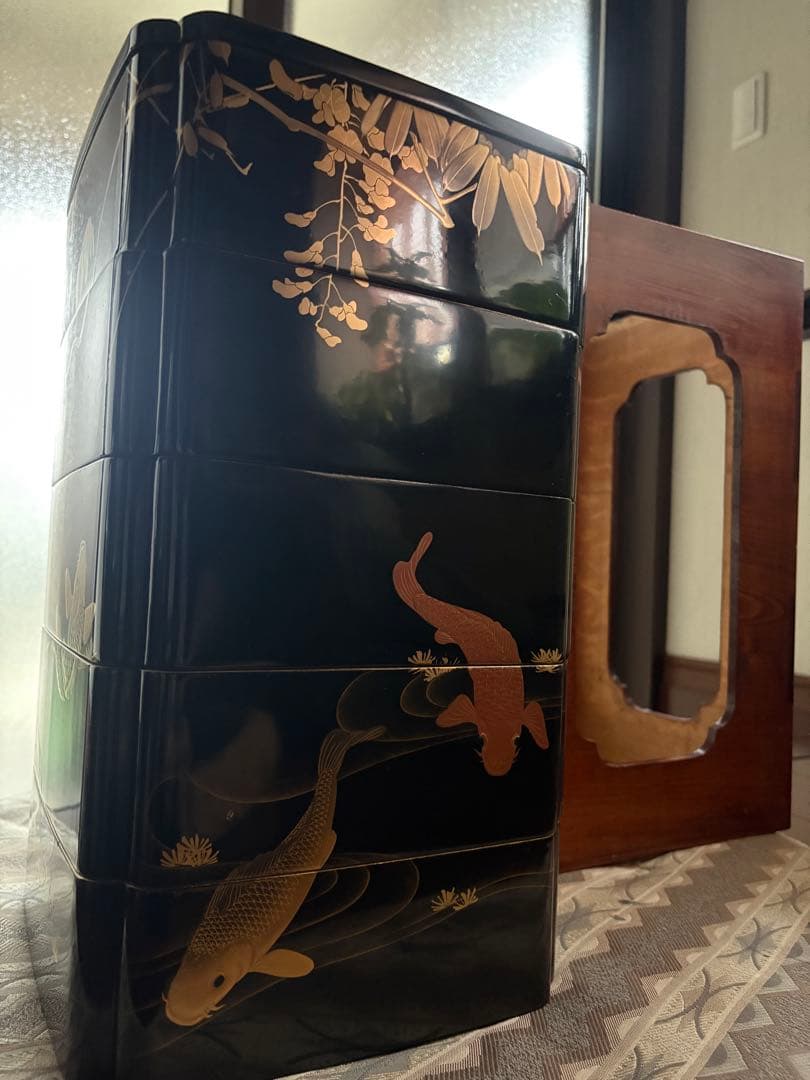 鯉装飾の漆器重箱 入子三段小重 響樹 木製 漆塗り 漆器の井助