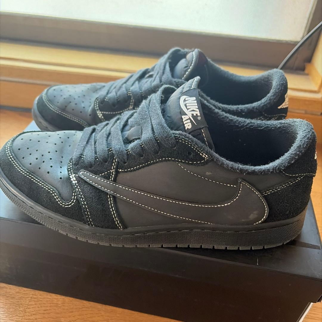 Travis Scott “Black Phantom\