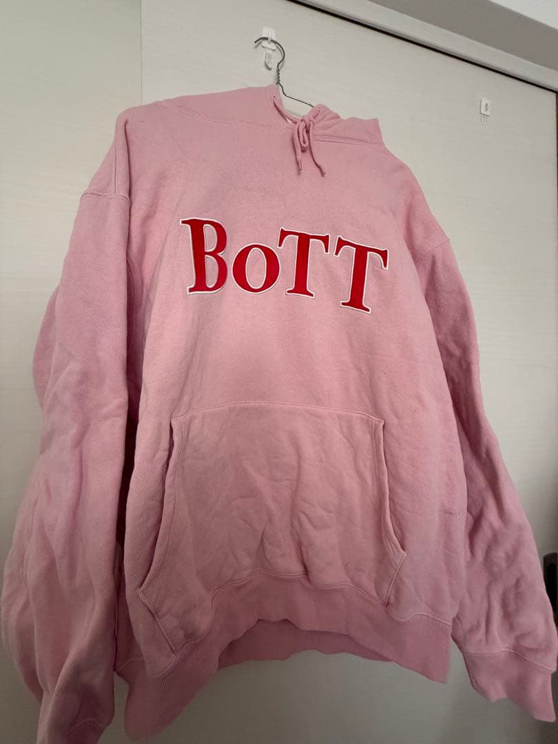 BoTT ロゴ フード付きパーカー ピンク - メルカリ