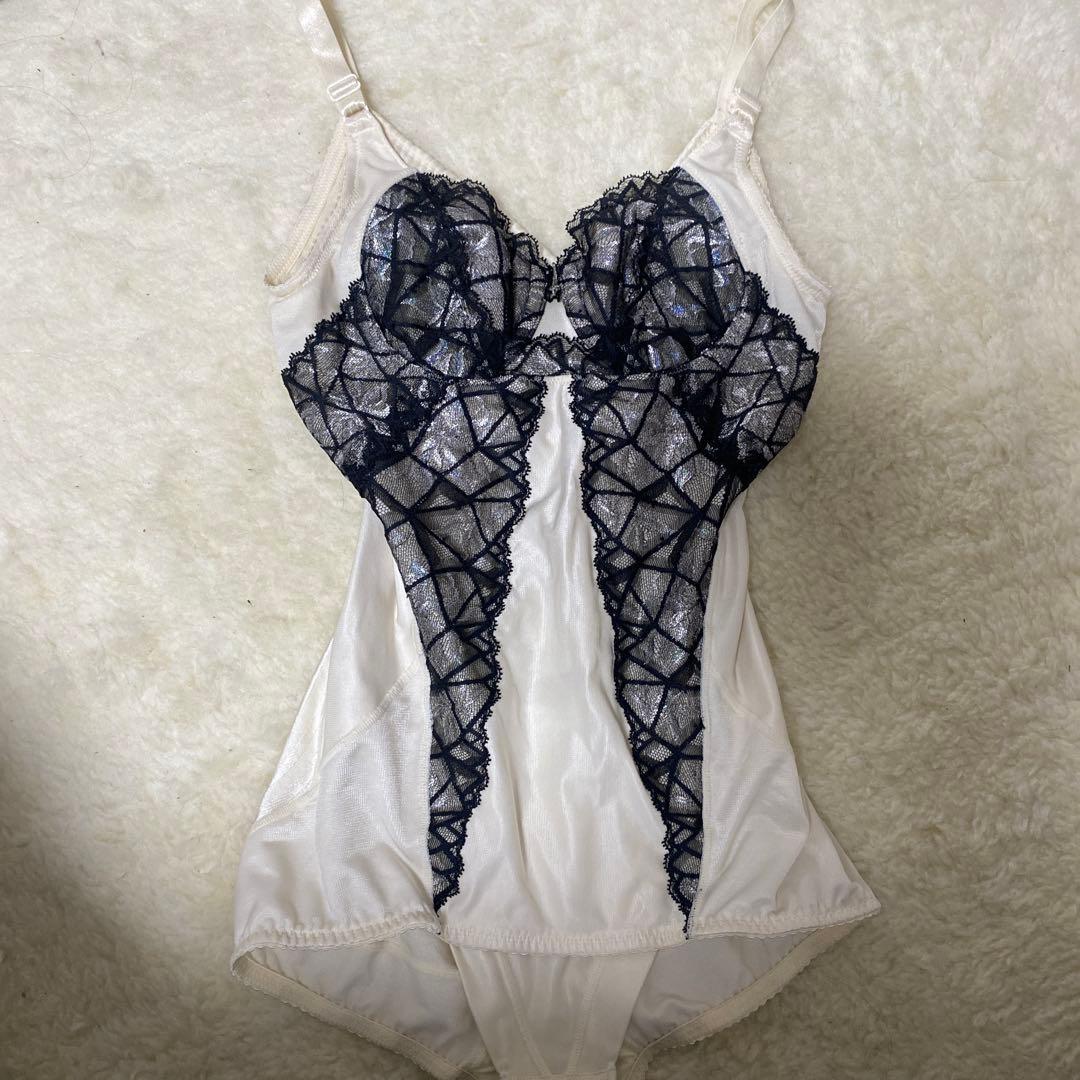 MARUKO レース装飾ボディスーツ A70M ホワイト/ブラック MARUKO - 【匿名配送】補正下着 マルコ ボディスーツ A70Mの通販 by