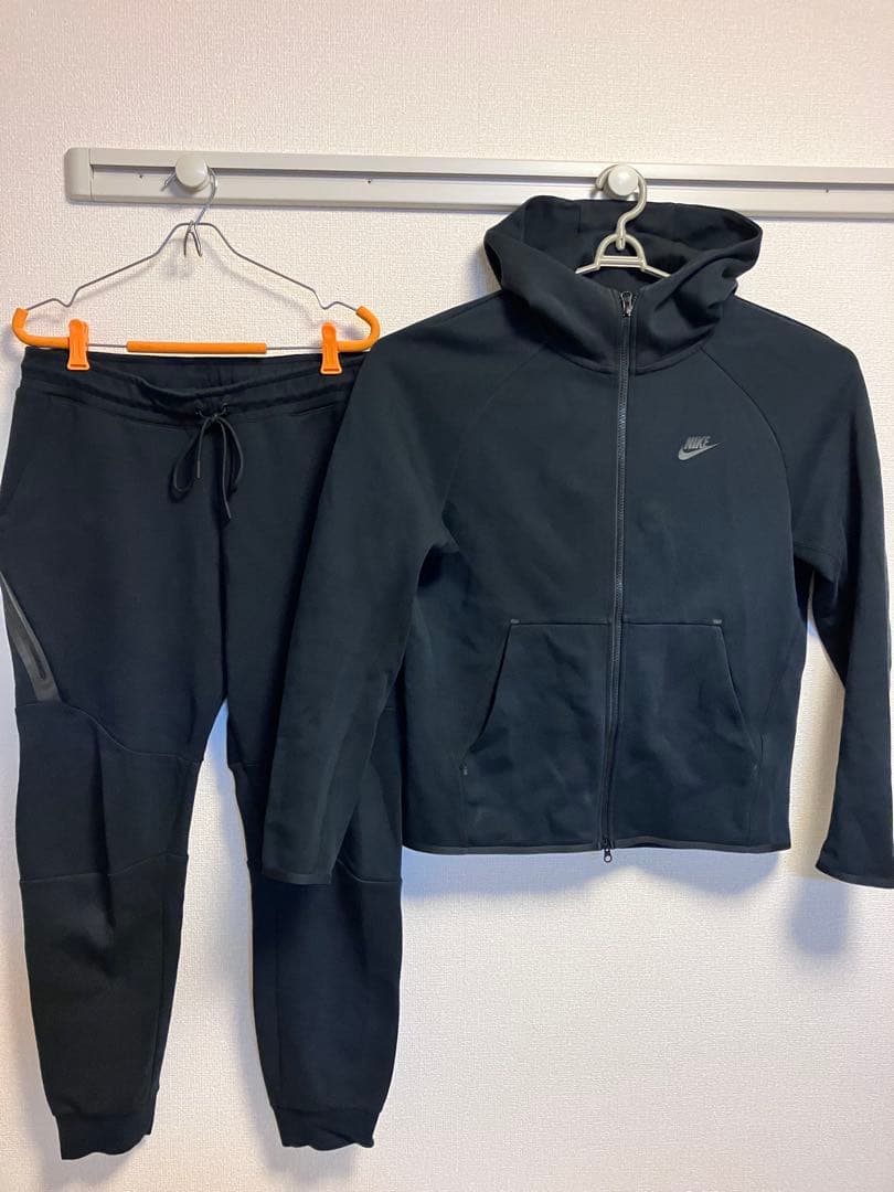 NIKE テックフリース　セットアップ　ブラックLサイズ 大人シック！【NIKE】テックフリース☆フーディ＆ジョガー SET (Nike