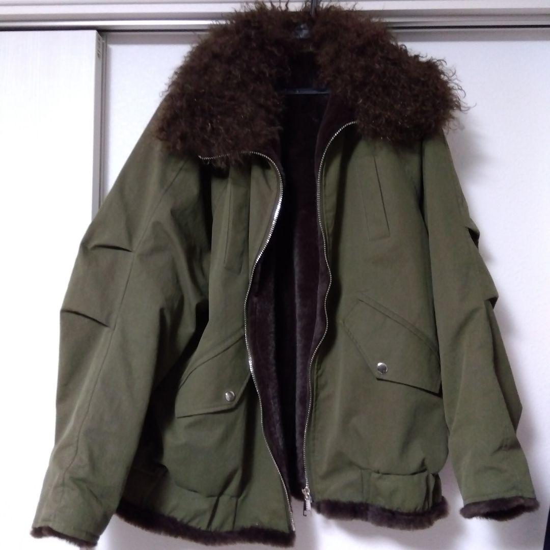 オリーブグリーン ミリタリージャケット ファー付き ファー付きオリーブグリーンミリタリージャケット タグ付き 着画