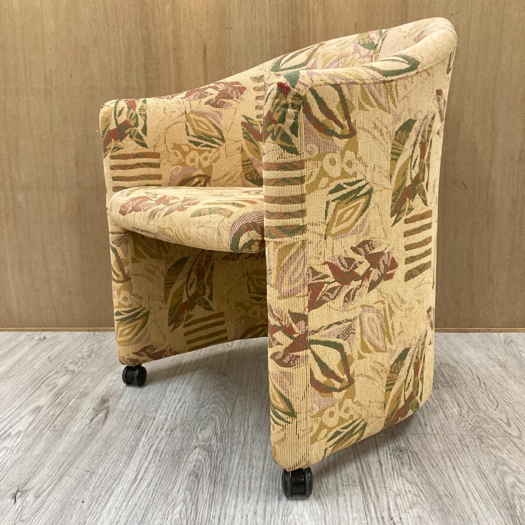 フクラ　ラウンジチェア　ソファ　椅子　アームチェア　キャスター付き　B