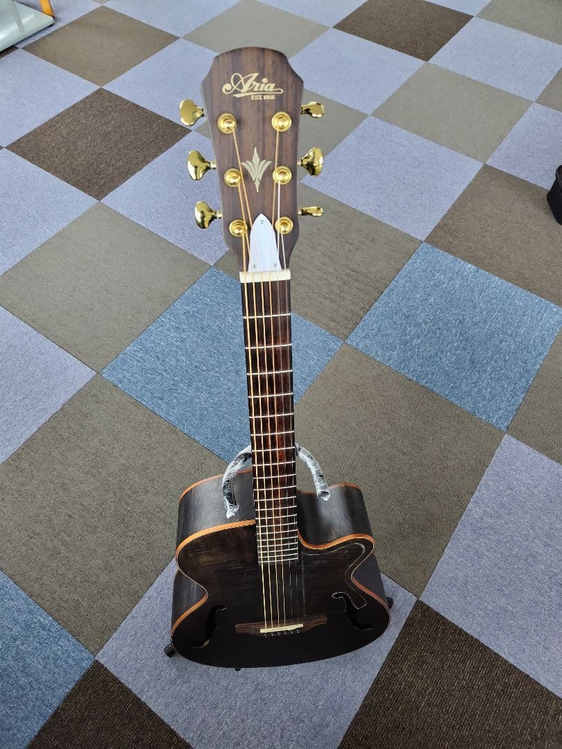 「順次値下げ」少使用(美品)アリア「Fホールエレアコ」ギター
