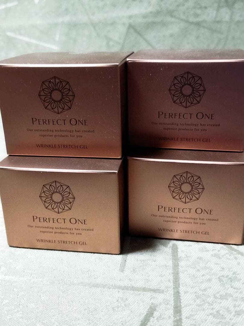 パーフェクトワン 薬用リンクルストレッチジェル 50g 4個セット 新品 未開封