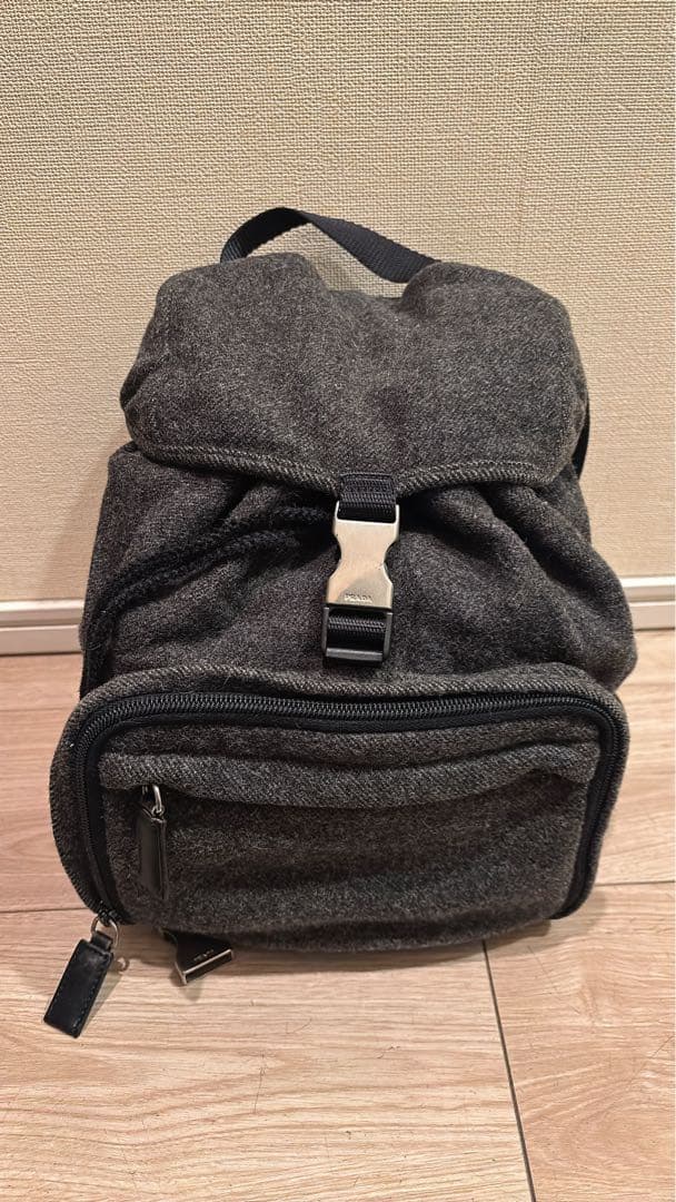 PRADA グレー ミニリュック　ウール PRADA(プラダ) / リュック/ウール/GRY/バックパック/カバン/鞄/グレー