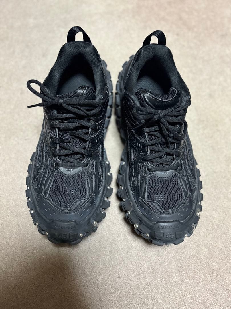 BALENCIAGA バウンサー ディフェンダー 43 - メルカリ