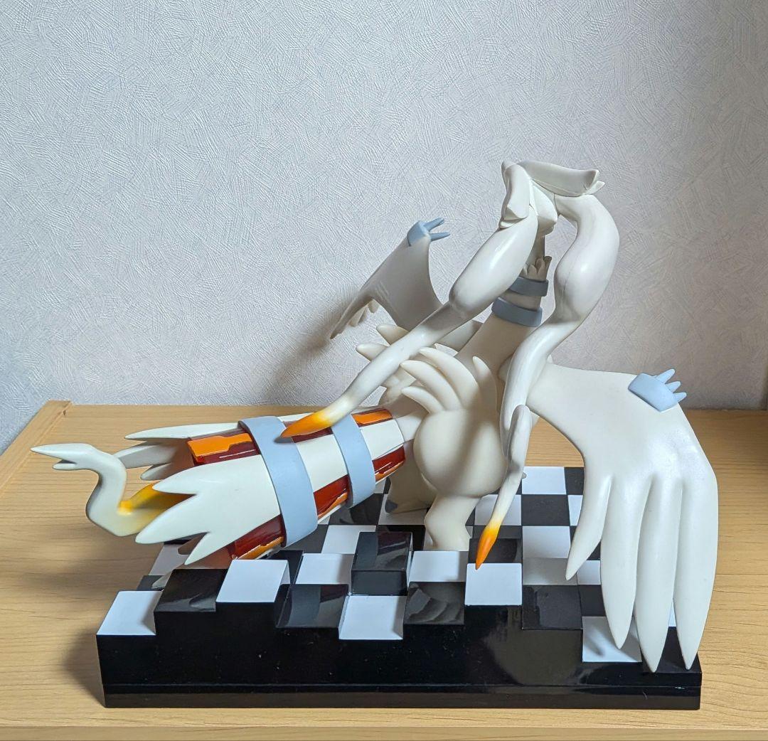 レシラムフィギュア賞 ポケモンわくわくゲットくじ2011 ホワイト