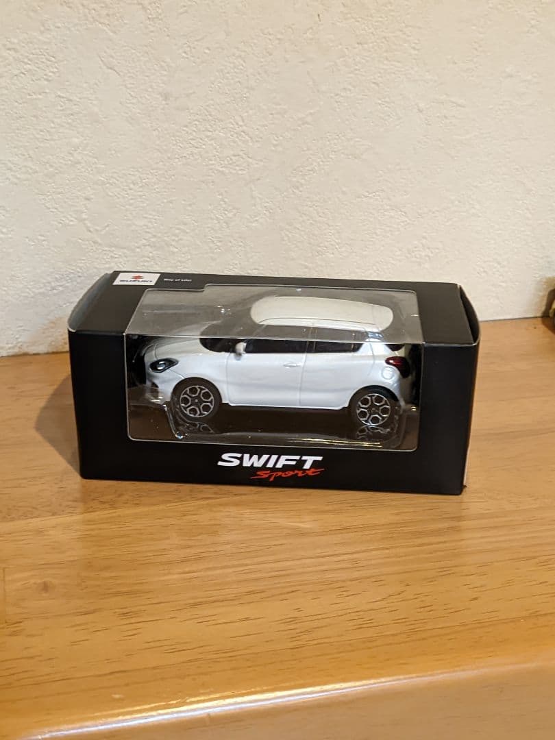 スズキ スイフト スポーツ zc33s 1/43 プルバック ミニカー