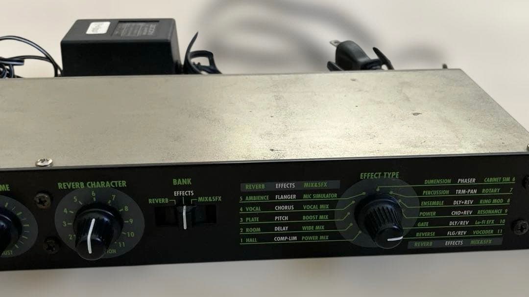 ZOOM デジタルリバーブ&マルチエフェクトプロセッサー RFX-1000 - メルカリ